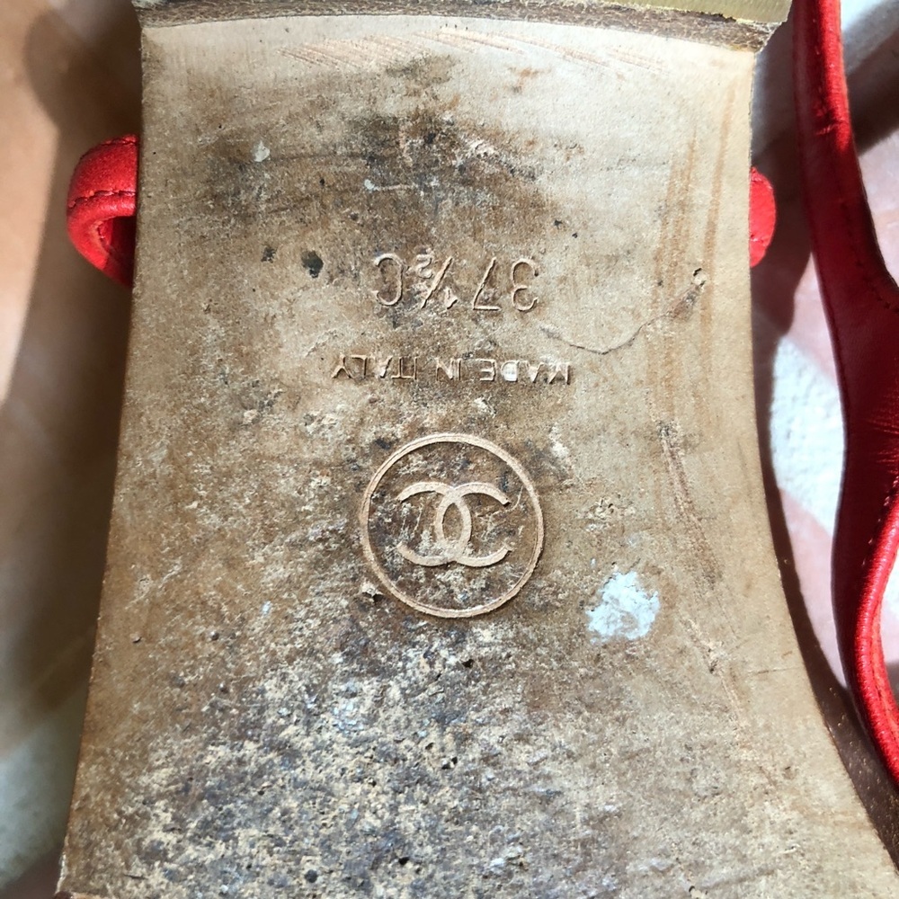 Chanel sandals excellent condition size 37.5 - Picture 8 of 8